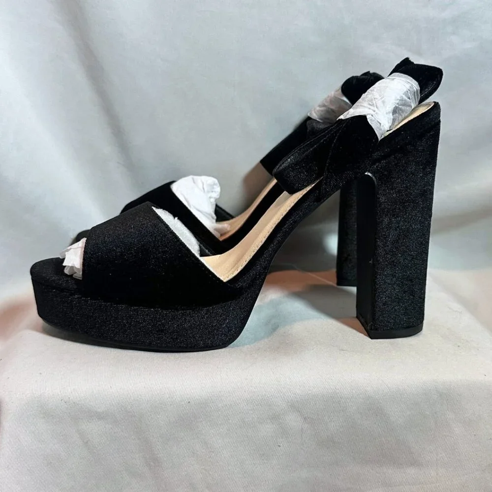 NIB |French Connection | Taryn platform sandals in black velvet